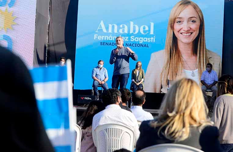 El peronismo habló de empatía ante la inseguridad y la falta de cloacas