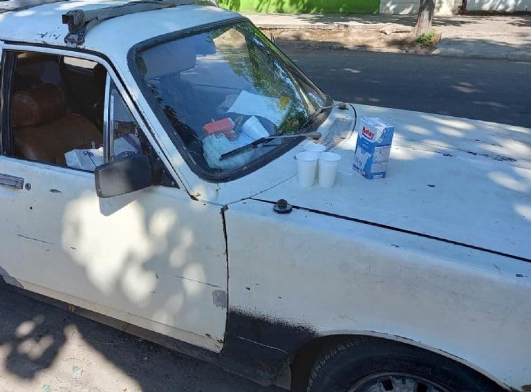 Viven en un auto en las calles de Luján y buscan ayuda para alquilar