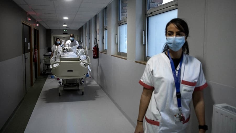 Preocupa el ritmo de avance de la variante Ómicron y el acceso a las vacunas
