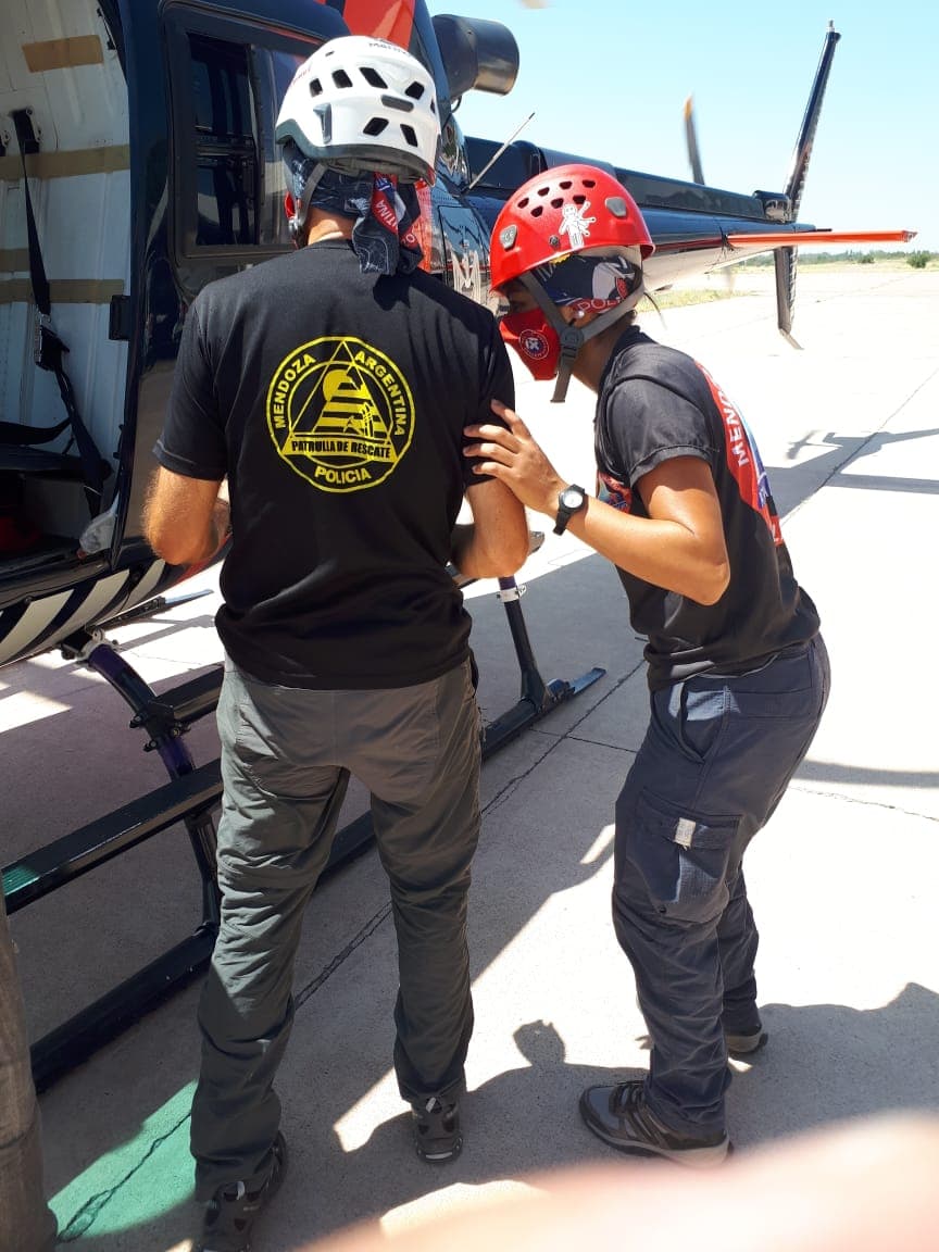 Dos personas que practicaban parapente se accidentaron en el Cerro Arco