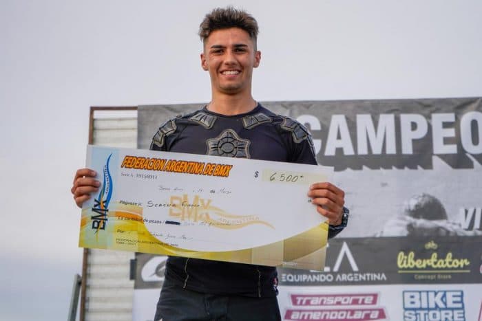 El lujanino Scaccia colocó a Mendoza en lo más alto del podio Nacional de BMX
