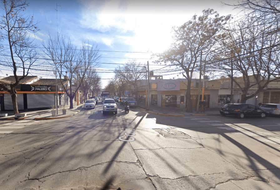Robaron y escaparon a los tiros en pleno centro de Luján