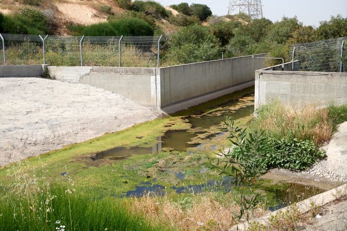Suarez recorrió la fábrica israelí que transforma aire en agua