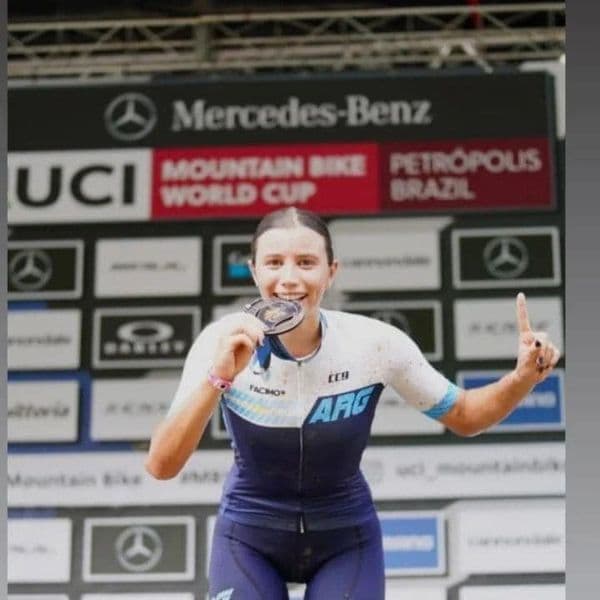 Ciclismo: Julieta Benedetti ganó la primera fecha de la Copa del Mundo Junior de XCO