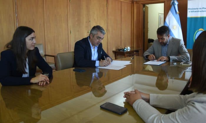 Pavimentarán calles de Chacras y la ciudad de Luján con fondos provinciales