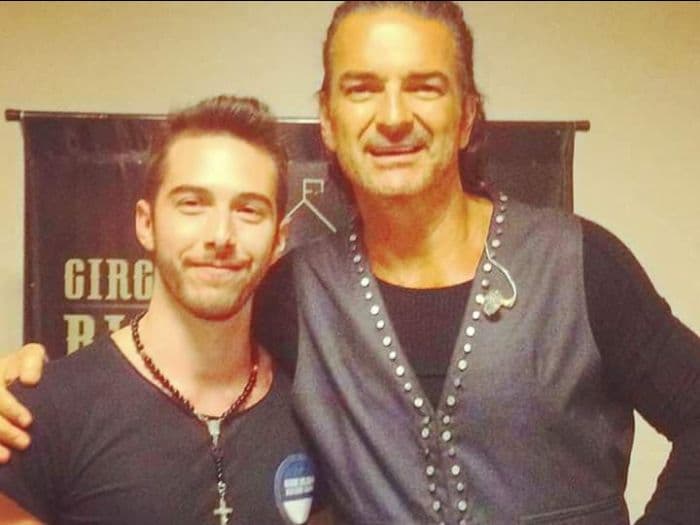 Se viene un show tributo a Arjona con la voz del lujanino Ariel Aranguez