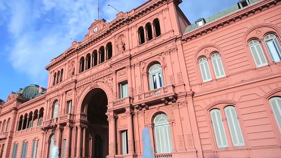 Prohíben designar personal en el sector público nacional aunque hay excepciones
