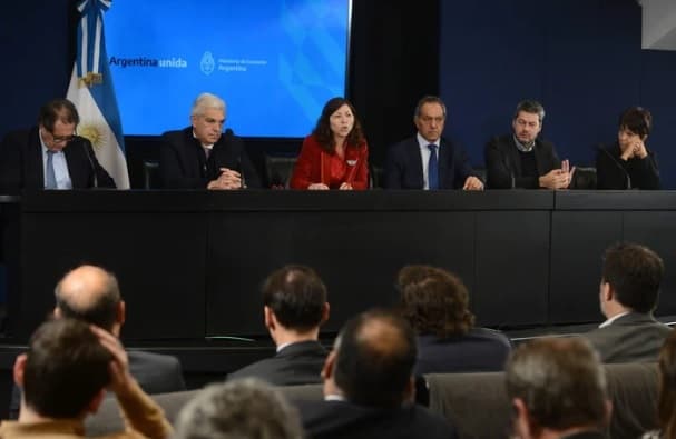 La estrategia de Batakis busca alcanzar mejoras en septiembre