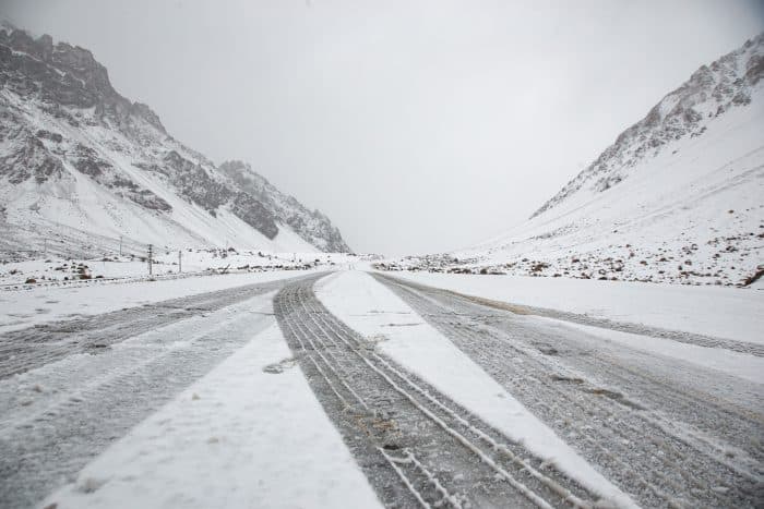 Qué tener en cuenta para viajar en auto a la nieve