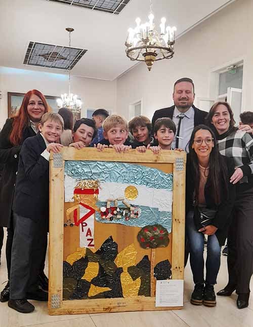 El certamen «Arte por la Paz» recibió dos distinciones
