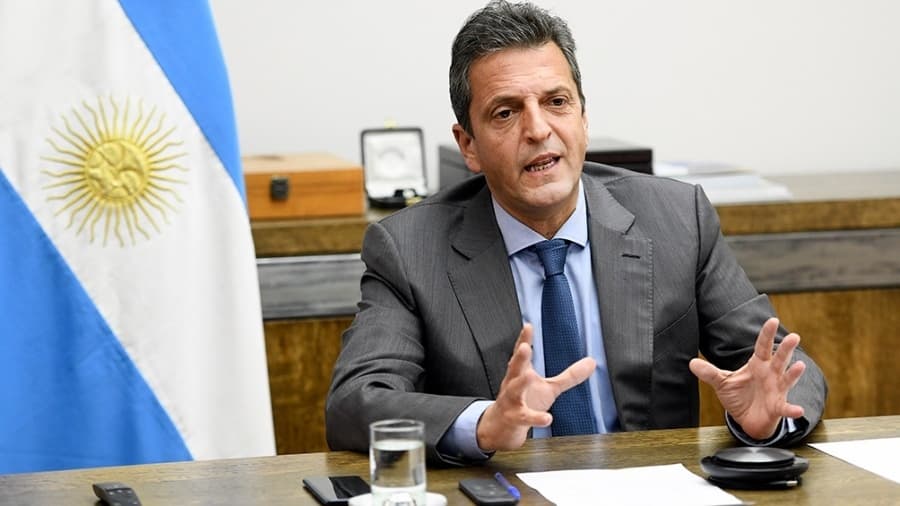 Massa dio a conocer los primeros nombres de su equipo