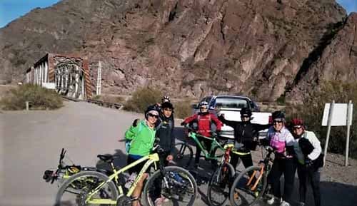 Una mujer de Perdriel motiva a otras a pedalear y descubrir Luján