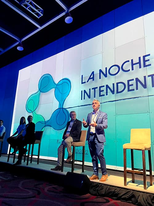 Bragagnolo encabezó «La Noche de Intendentes» en CABA destacando 10 proyectos locales