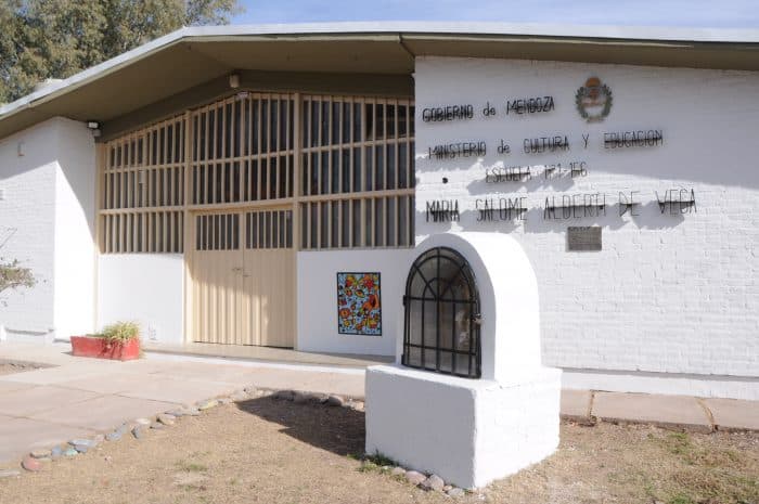 El Gobierno Nacional evaluará declarar a la educación como "servicio esencial" para la sociedad.