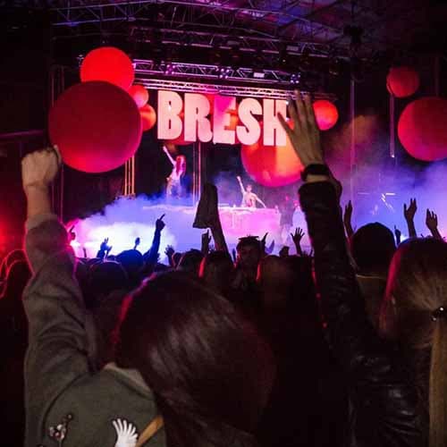 La Fiesta Bresh llega por primera vez al Bustelo