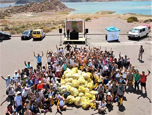 400 voluntarios se sumaron a limpiar el Perilago y el dique Potrerillos