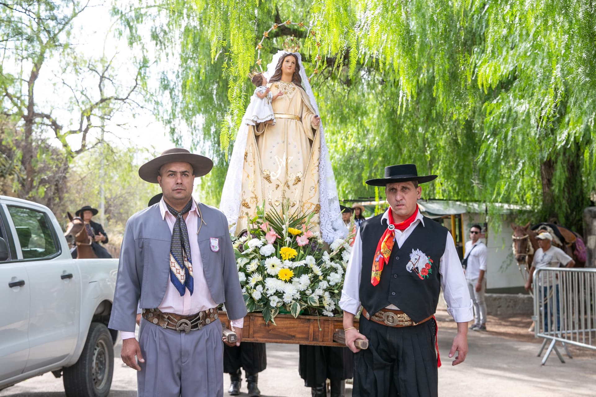 La Virgen de la Carrodilla llegó al Teatro Griego Frank Romero Day y se alista para celebrar la Bendición de los Frutos el domingo 26