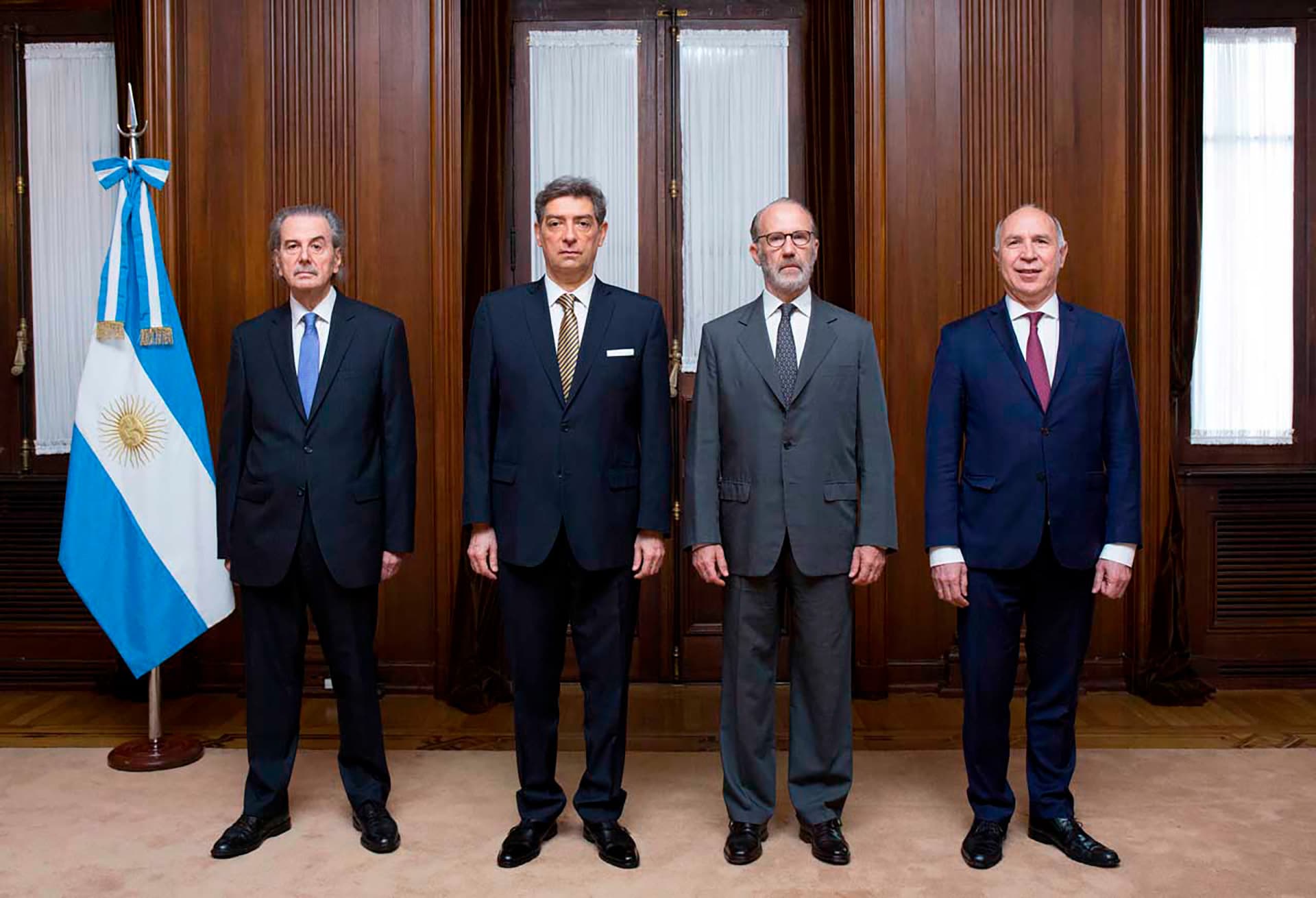 Suspendieron las elecciones en 2 provincias y se exacerbó la puja