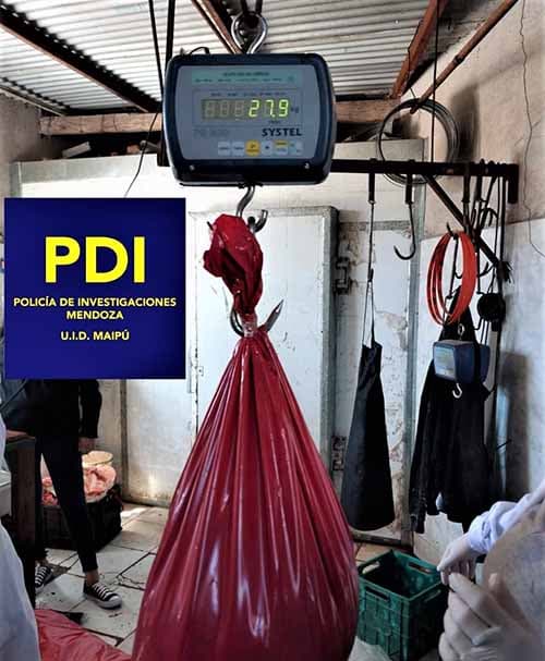 Secuestraron 83 kilos de carne no apta para consumo y armas de una despensa