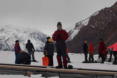Nevó en alta montaña y reabre Los Puquios
