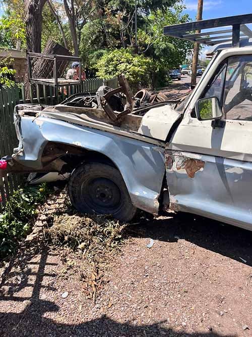 Cipolletti: Fuerte accidente entre una camioneta F100 y un camión