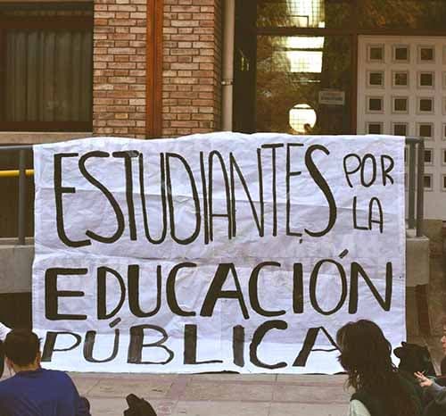 Jóvenes de Luján se reúnen por la Educación Pública