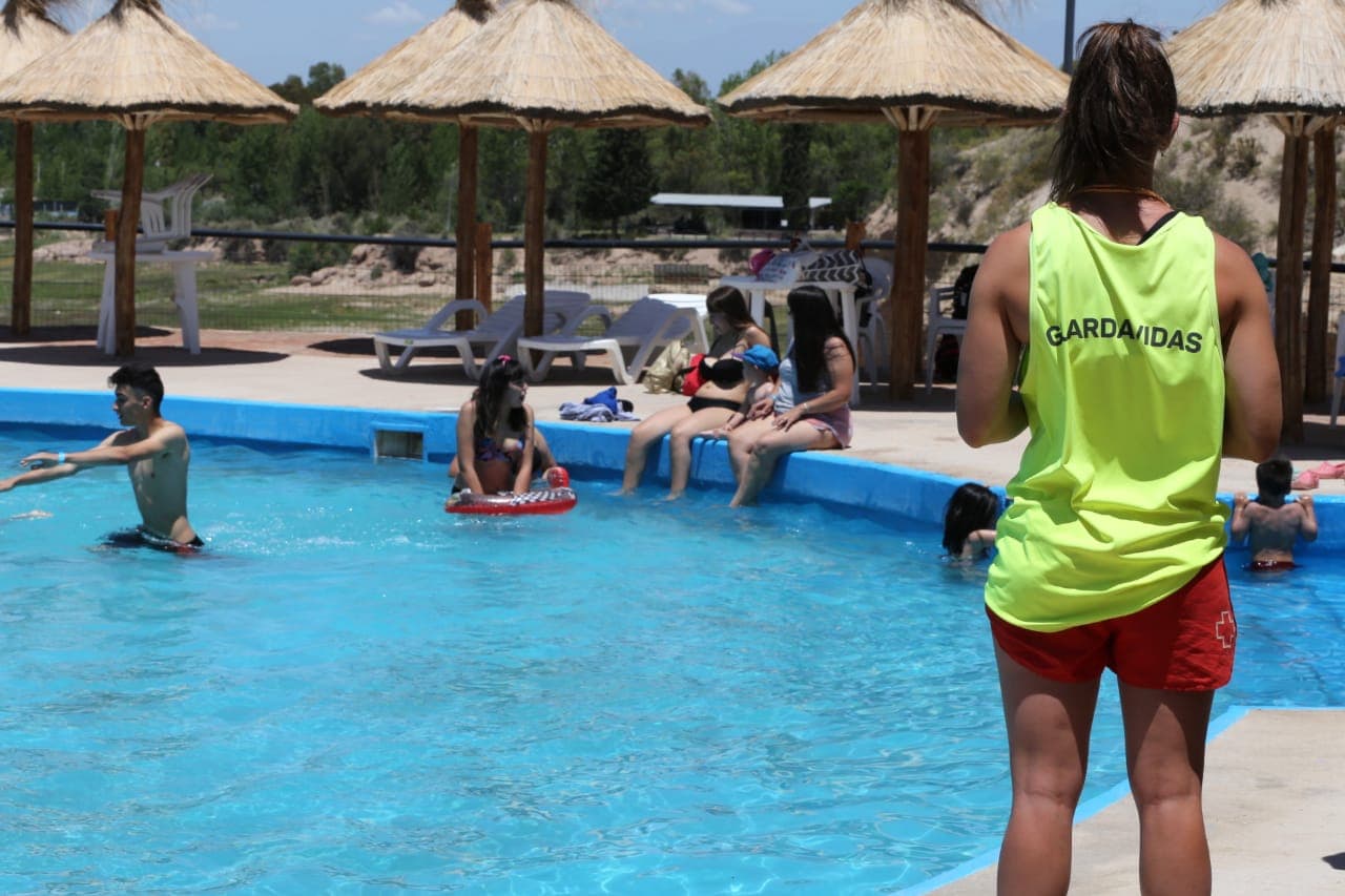 Obligatorio para el verano: Luján usará ecovasos y requiere guardavidas