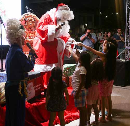 Papá Noel y los Reyes Magos visitan 3 ferias de Luján.