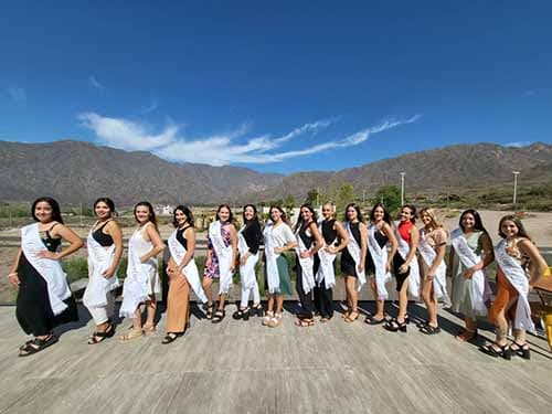futuras reinas distritales de Luján se preparan para el 17 de febrero.