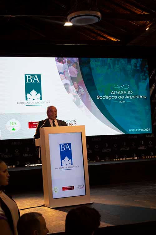 Almuerzo de Bodegas de Argentinas donde se firmaron 2 convenios.