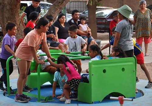 Ugarteche disfruta de la renovada Plaza Nocetti.