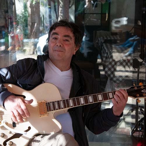 "Cachilo" Púrpura presenta su libro en Luján.