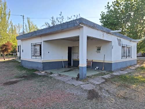 Barrio Huentota: lograron recuperar la casa de la plaza.