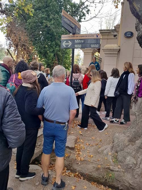 Una caminata saludable por las calles de Chacras.