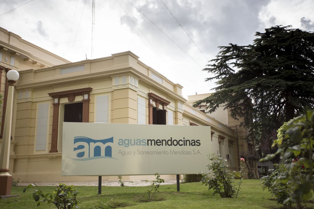 Piden explicaciones a AYSAM por los corte de agua en Luján.