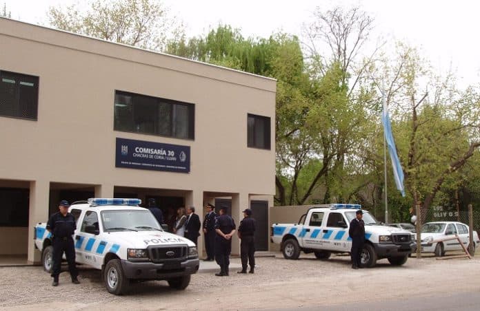 Violento momento en un almacén en Chacras.
