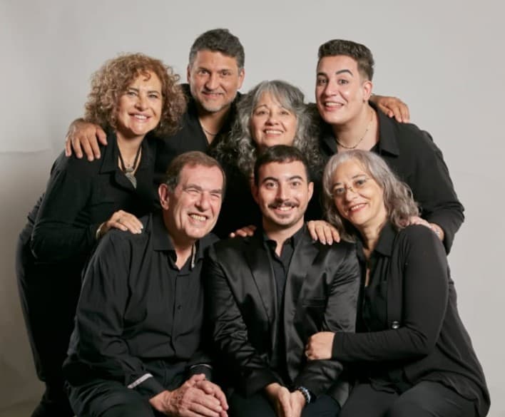 Teatro: "Cotillón, cuando tinder no funciona".