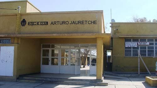 Licitan obras para ampliar escuelas en Luján y Maipú.