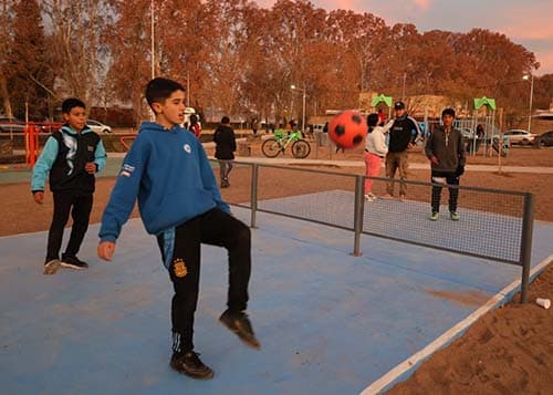 Con una plaza en Perdriel, suman 20 inauguraciones