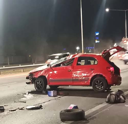 Choque y caos en el Acceso Sur: un herido grave.