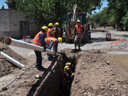 13 mil vecinos de Perdriel tendrán mejoras cloacales.