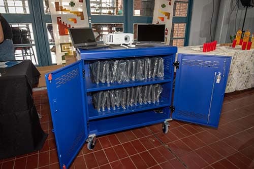Llegaron los carros tecnológicos a escuelas de Luján y Maipú.
