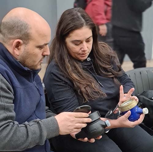 Reuniones vecinales para usar micromedidores de agua