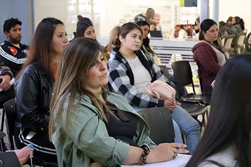 30 vecinos participaron de un taller de CV en Luján.