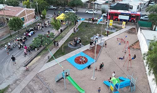 Allasino inauguró 2 nuevas plazas en Perdriel