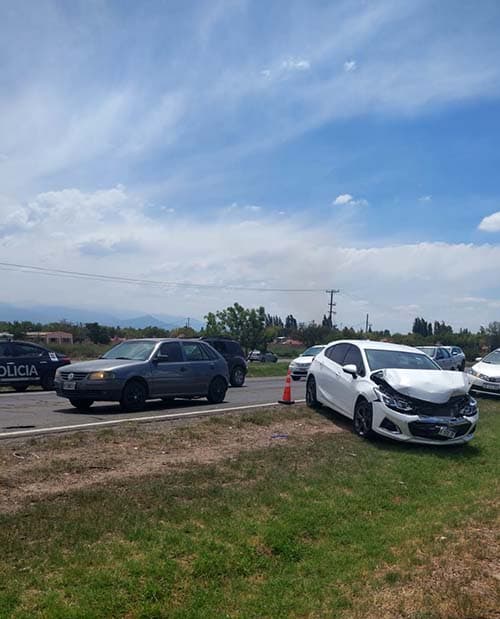Choque en cadena en el Acceso Sur: dos conductores se retiraron
