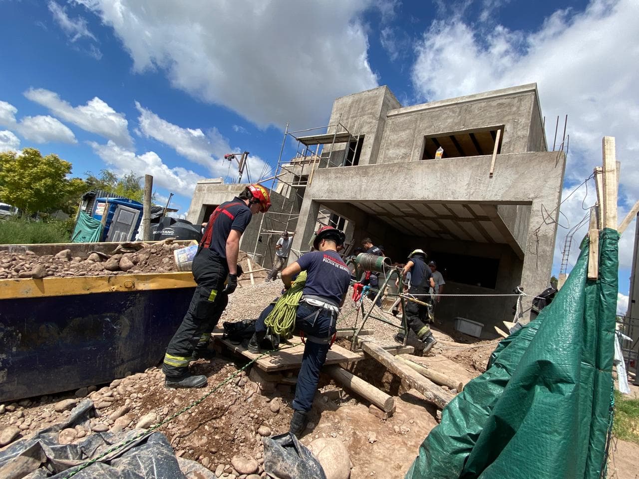 Un obrero herido tras caer a un pozo de 8 metros en Carrodilla