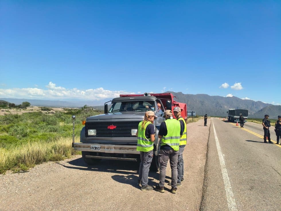 Controlan el transporte minero en Campo Cacheuta, e instalaron varios puestos fijos sobre Ruta 7 y Ruta 84.